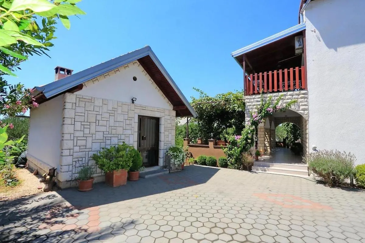 Apartment In Bibinje Near The Sea